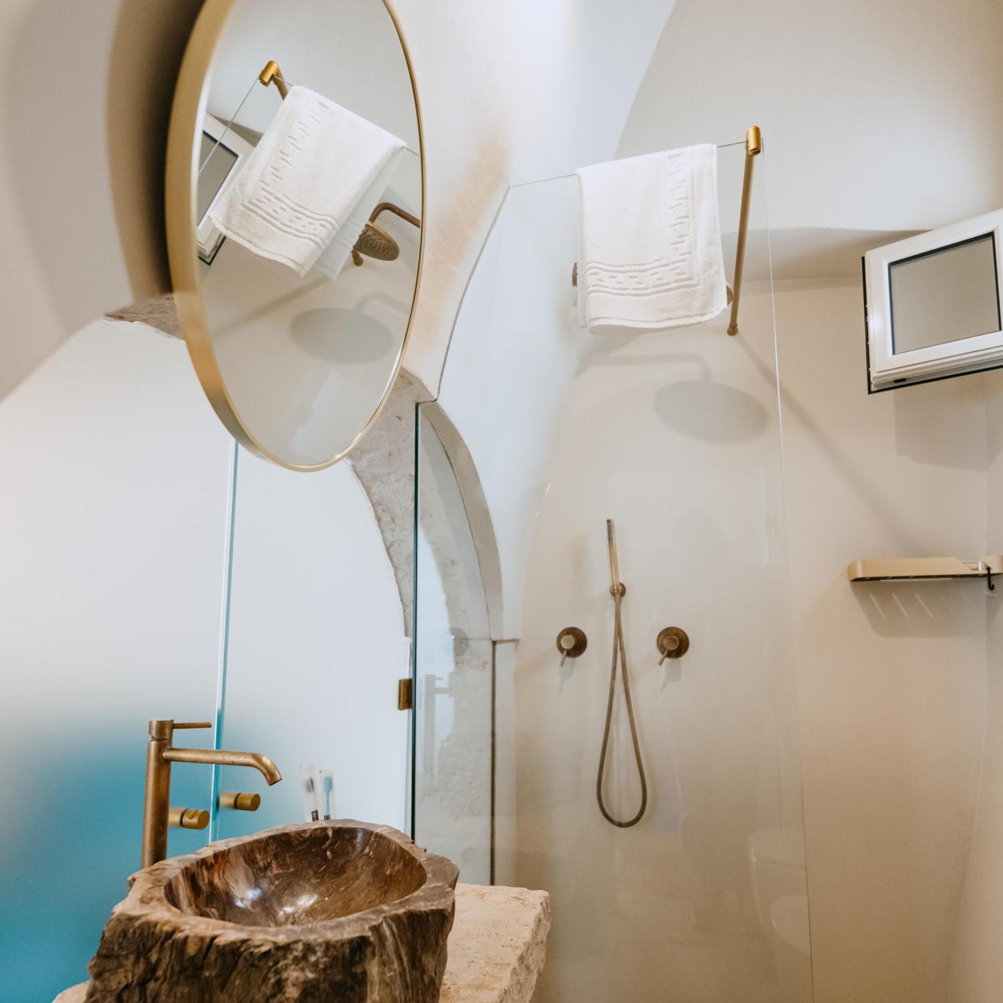Готель Aroma Luxury Остуні Екстер'єр фото